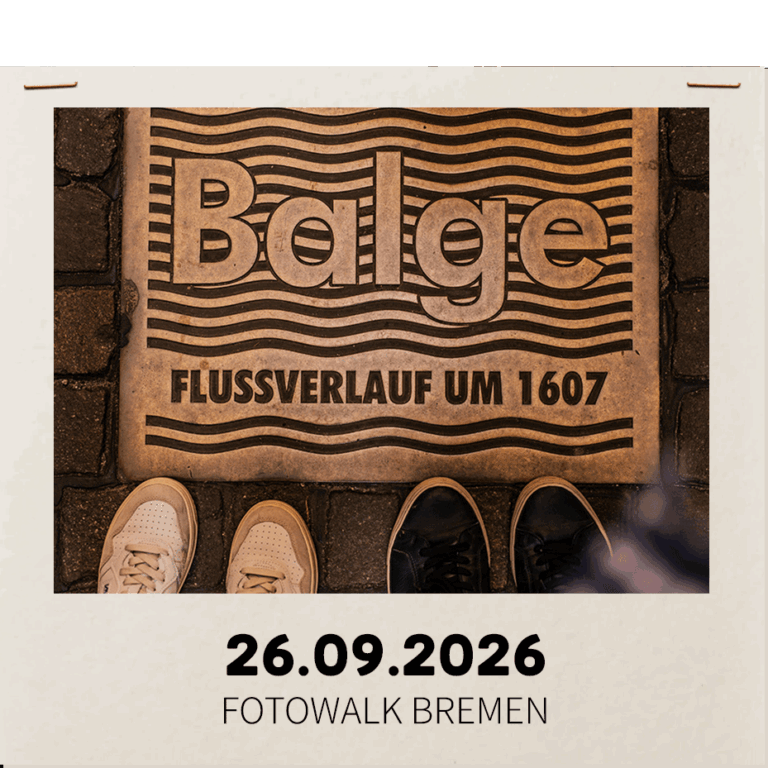 Poster for Fotowalk Bremen with the date 26.09.2026; shows a doormat with wavy lines and the text 'Balge Flussverlauf UM 1607' at the top.